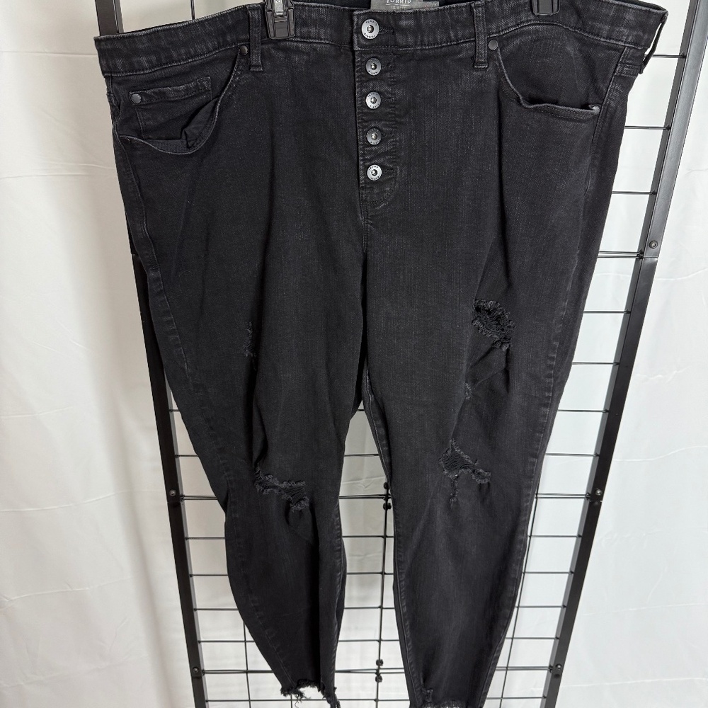 Torrid 28T Sky High Destroyed Black Skinny Jeans-Button Fly